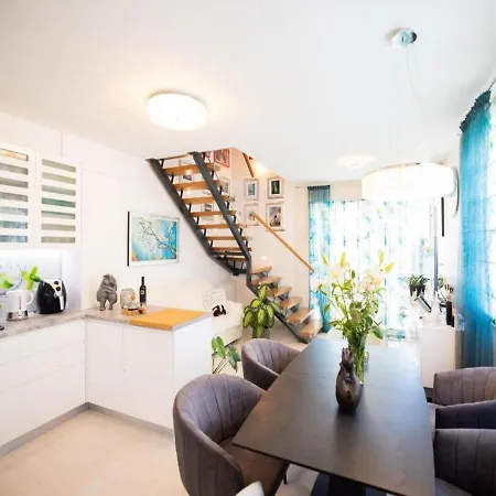 Tirkizni Val Apartment