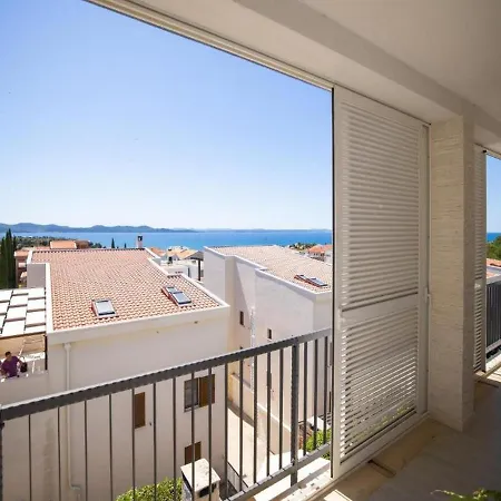 Tirkizni Val アパート *