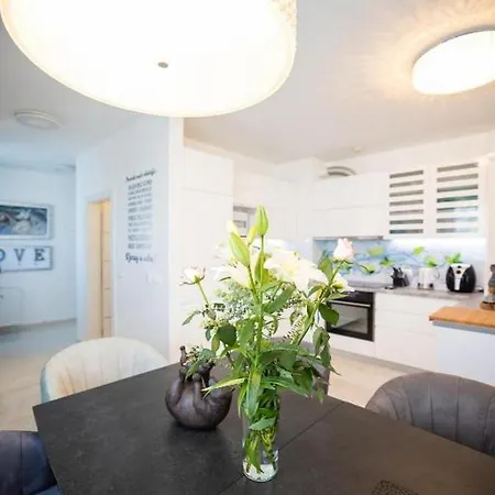 Apartment Tirkizni Val