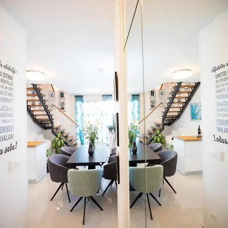 Tirkizni Val アパート